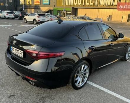 Черный Альфа Ромео Джулия, объемом двигателя 2 л и пробегом 88 тыс. км за 29100 $, фото 2 на Automoto.ua