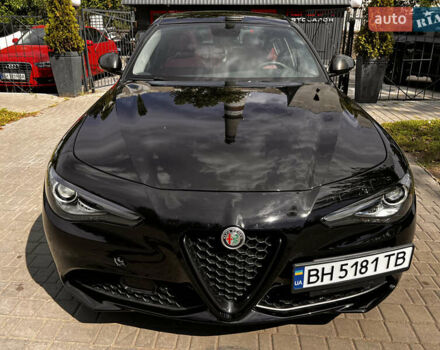 Черный Альфа Ромео Джулия, объемом двигателя 2 л и пробегом 29 тыс. км за 23999 $, фото 8 на Automoto.ua