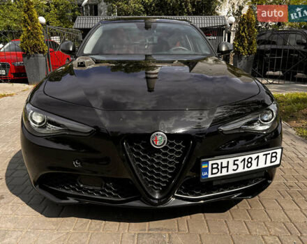 Черный Альфа Ромео Джулия, объемом двигателя 2 л и пробегом 29 тыс. км за 23999 $, фото 1 на Automoto.ua