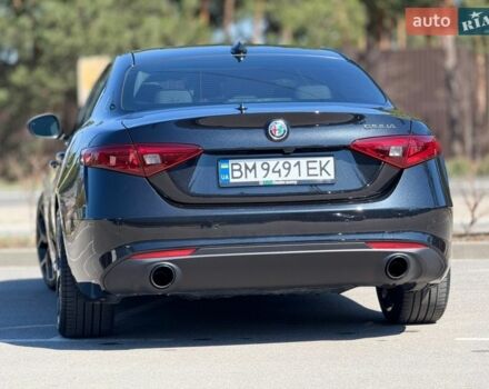 Чорний Альфа Ромео Джулія, об'ємом двигуна 2 л та пробігом 67 тис. км за 19990 $, фото 33 на Automoto.ua