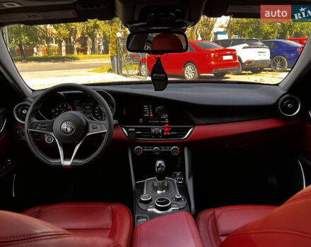 Черный Альфа Ромео Джулия, объемом двигателя 2 л и пробегом 29 тыс. км за 23999 $, фото 38 на Automoto.ua