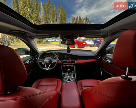 Черный Альфа Ромео Джулия, объемом двигателя 2 л и пробегом 29 тыс. км за 23999 $, фото 39 на Automoto.ua