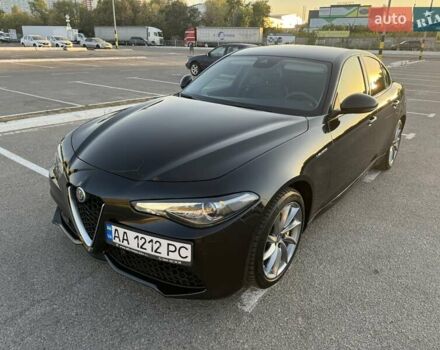 Черный Альфа Ромео Джулия, объемом двигателя 2 л и пробегом 88 тыс. км за 29100 $, фото 5 на Automoto.ua