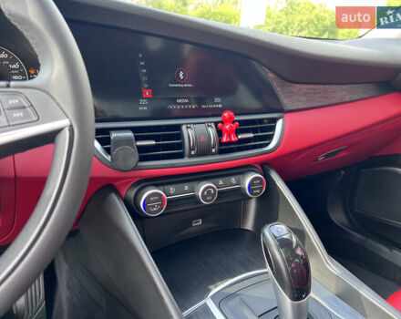 Черный Альфа Ромео Джулия, объемом двигателя 2 л и пробегом 29 тыс. км за 23999 $, фото 26 на Automoto.ua