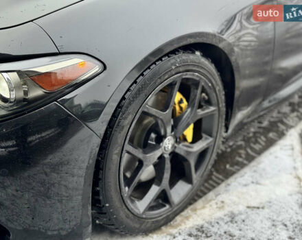 Чорний Альфа Ромео Джулія, об'ємом двигуна 2 л та пробігом 65 тис. км за 21900 $, фото 24 на Automoto.ua