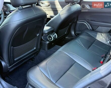 Чорний Альфа Ромео Джулія, об'ємом двигуна 2 л та пробігом 67 тис. км за 19990 $, фото 40 на Automoto.ua