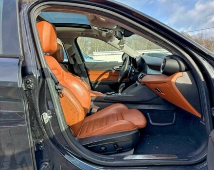 Черный Альфа Ромео Джулия, объемом двигателя 0 л и пробегом 66 тыс. км за 5500 $, фото 6 на Automoto.ua