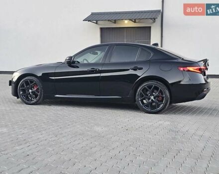 Черный Альфа Ромео Джулия, объемом двигателя 2 л и пробегом 92 тыс. км за 24400 $, фото 22 на Automoto.ua