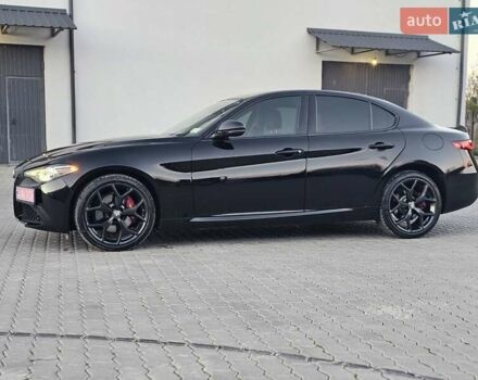 Черный Альфа Ромео Джулия, объемом двигателя 2 л и пробегом 92 тыс. км за 24400 $, фото 19 на Automoto.ua