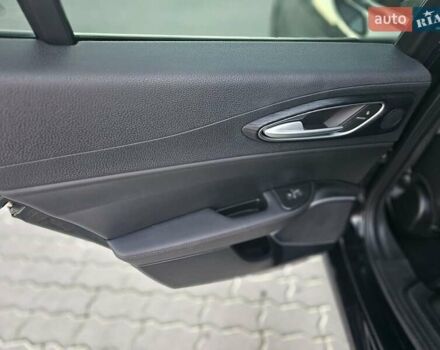 Чорний Альфа Ромео Джулія, об'ємом двигуна 2 л та пробігом 92 тис. км за 24400 $, фото 37 на Automoto.ua