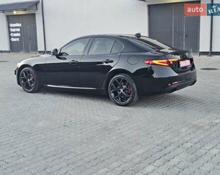 Чорний Альфа Ромео Джулія, об'ємом двигуна 2 л та пробігом 92 тис. км за 24400 $, фото 24 на Automoto.ua