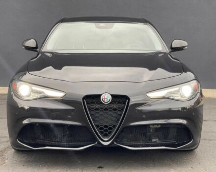 Черный Альфа Ромео Джулия, объемом двигателя 2 л и пробегом 33 тыс. км за 18000 $, фото 1 на Automoto.ua