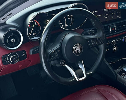 Чорний Альфа Ромео Джулія, об'ємом двигуна 2 л та пробігом 94 тис. км за 19999 $, фото 11 на Automoto.ua