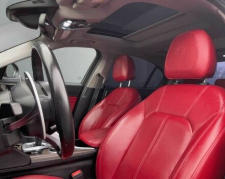 Черный Альфа Ромео Джулия, объемом двигателя 2 л и пробегом 33 тыс. км за 18000 $, фото 9 на Automoto.ua