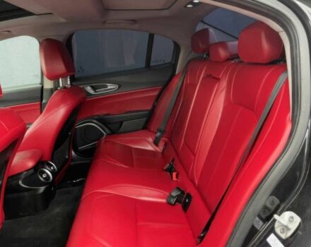 Черный Альфа Ромео Джулия, объемом двигателя 2 л и пробегом 33 тыс. км за 18000 $, фото 15 на Automoto.ua