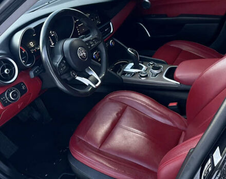 Чорний Альфа Ромео Джулія, об'ємом двигуна 2 л та пробігом 94 тис. км за 19999 $, фото 10 на Automoto.ua