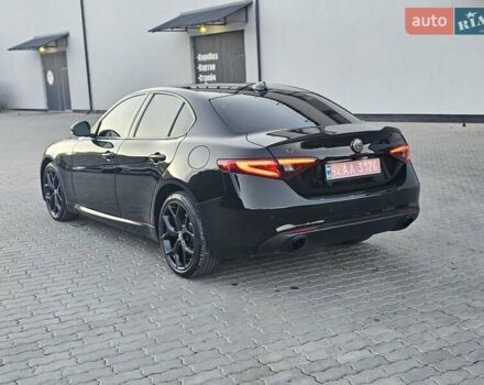 Черный Альфа Ромео Джулия, объемом двигателя 2 л и пробегом 92 тыс. км за 24400 $, фото 15 на Automoto.ua