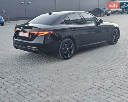 Черный Альфа Ромео Джулия, объемом двигателя 2 л и пробегом 92 тыс. км за 24400 $, фото 23 на Automoto.ua