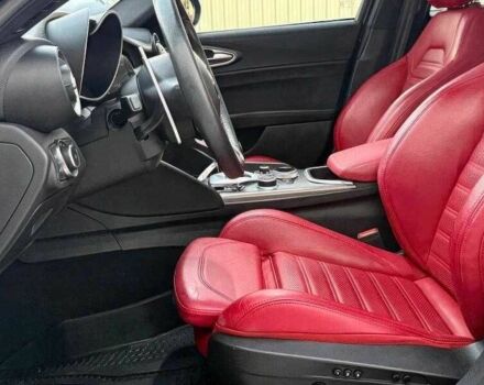 Черный Альфа Ромео Джулия, объемом двигателя 2 л и пробегом 43 тыс. км за 7500 $, фото 10 на Automoto.ua