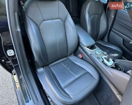 Черный Альфа Ромео Джулия, объемом двигателя 2 л и пробегом 100 тыс. км за 24999 $, фото 20 на Automoto.ua