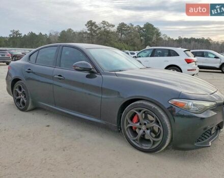 Черный Альфа Ромео Джулия, объемом двигателя 2 л и пробегом 106 тыс. км за 3500 $, фото 1 на Automoto.ua