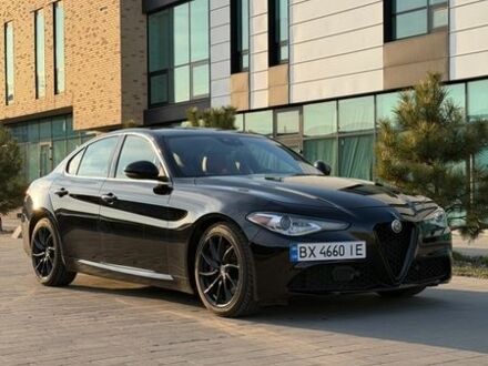 Чорний Альфа Ромео Джулія, об'ємом двигуна 2 л та пробігом 58 тис. км за 18500 $, фото 1 на Automoto.ua