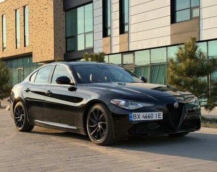 Черный Альфа Ромео Джулия, объемом двигателя 2 л и пробегом 58 тыс. км за 18500 $, фото 1 на Automoto.ua