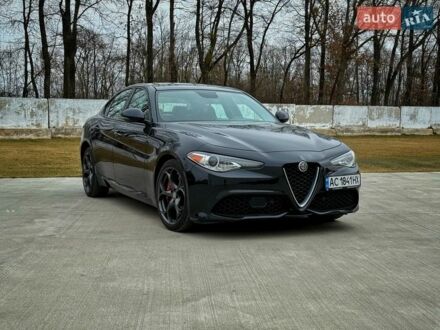 Чорний Альфа Ромео Джулія, об'ємом двигуна 2 л та пробігом 67 тис. км за 20300 $, фото 1 на Automoto.ua