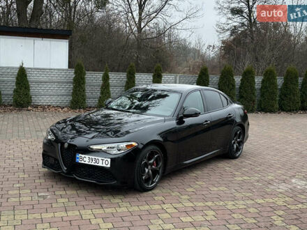 Черный Альфа Ромео Джулия, объемом двигателя 2 л и пробегом 112 тыс. км за 18800 $, фото 1 на Automoto.ua