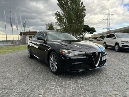 Чорний Альфа Ромео Джулія, об'ємом двигуна 2 л та пробігом 135 тис. км за 17000 $, фото 1 на Automoto.ua