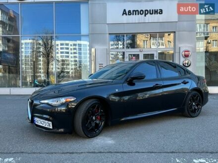 Черный Альфа Ромео Джулия, объемом двигателя 2 л и пробегом 100 тыс. км за 24999 $, фото 1 на Automoto.ua