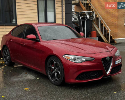 Червоний Альфа Ромео Джулія, об'ємом двигуна 2 л та пробігом 120 тис. км за 19999 $, фото 6 на Automoto.ua