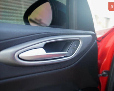 Красный Альфа Ромео Джулия, объемом двигателя 2 л и пробегом 145 тыс. км за 19700 $, фото 28 на Automoto.ua