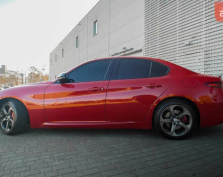 Красный Альфа Ромео Джулия, объемом двигателя 2 л и пробегом 145 тыс. км за 19700 $, фото 5 на Automoto.ua