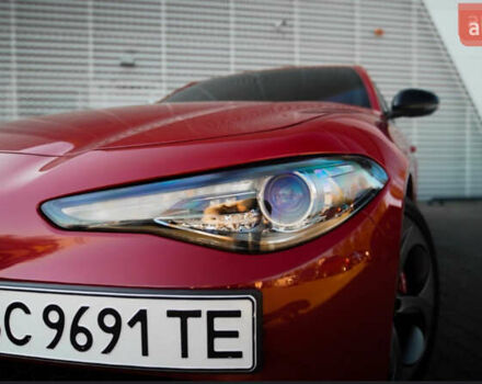 Красный Альфа Ромео Джулия, объемом двигателя 2 л и пробегом 145 тыс. км за 19700 $, фото 3 на Automoto.ua