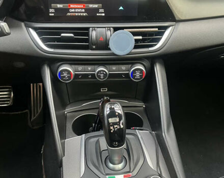 Красный Альфа Ромео Джулия, объемом двигателя 2 л и пробегом 84 тыс. км за 20000 $, фото 9 на Automoto.ua