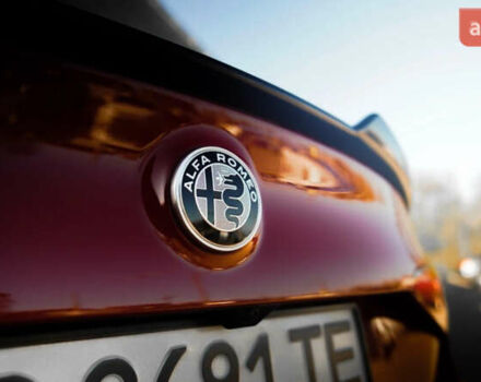 Красный Альфа Ромео Джулия, объемом двигателя 2 л и пробегом 145 тыс. км за 19700 $, фото 17 на Automoto.ua