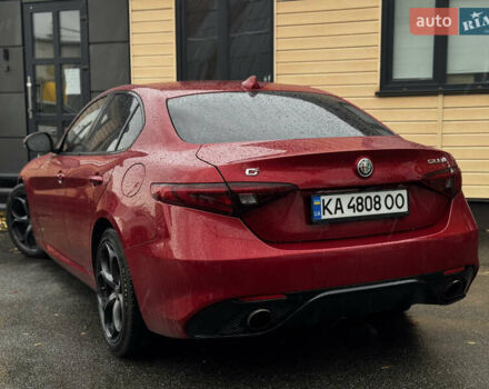 Червоний Альфа Ромео Джулія, об'ємом двигуна 2 л та пробігом 120 тис. км за 19999 $, фото 22 на Automoto.ua