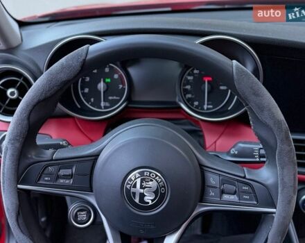 Червоний Альфа Ромео Джулія, об'ємом двигуна 2 л та пробігом 70 тис. км за 18900 $, фото 19 на Automoto.ua