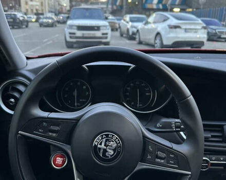 Червоний Альфа Ромео Джулія, об'ємом двигуна 2 л та пробігом 83 тис. км за 18500 $, фото 7 на Automoto.ua