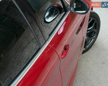 Червоний Альфа Ромео Джулія, об'ємом двигуна 2 л та пробігом 70 тис. км за 18900 $, фото 5 на Automoto.ua