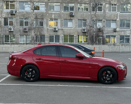 Червоний Альфа Ромео Джулія, об'ємом двигуна 2 л та пробігом 83 тис. км за 18500 $, фото 2 на Automoto.ua