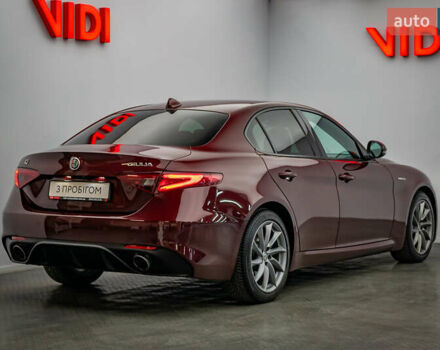 Красный Альфа Ромео Джулия, объемом двигателя 2 л и пробегом 157 тыс. км за 23606 $, фото 1 на Automoto.ua