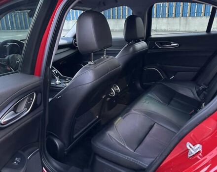 Червоний Альфа Ромео Джулія, об'ємом двигуна 2 л та пробігом 83 тис. км за 18500 $, фото 9 на Automoto.ua