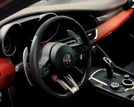 Красный Альфа Ромео Джулия, объемом двигателя 2 л и пробегом 53 тыс. км за 17000 $, фото 10 на Automoto.ua