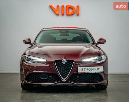 Красный Альфа Ромео Джулия, объемом двигателя 2 л и пробегом 157 тыс. км за 23606 $, фото 4 на Automoto.ua