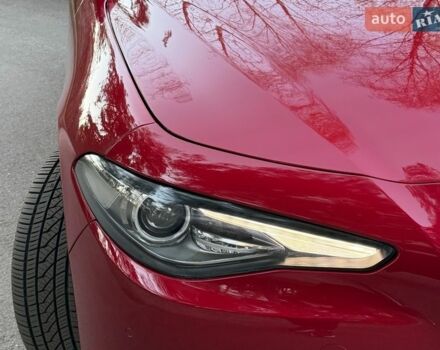 Червоний Альфа Ромео Джулія, об'ємом двигуна 2 л та пробігом 70 тис. км за 18900 $, фото 23 на Automoto.ua