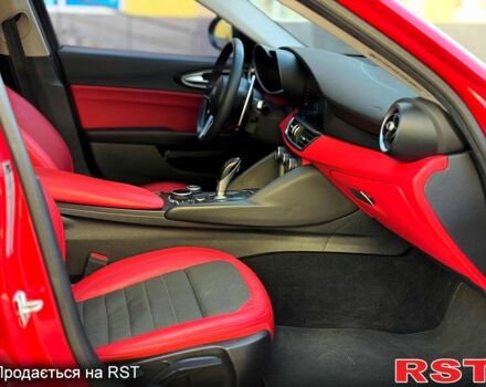 Альфа Ромео Джулія 2017 у Сумах на Automoto.ua Червоний Альфа Ромео Джулія, об'ємом двигуна 2.1 л та пробігом 200 тис. км за 23999 $, фото 4 на Automoto.ua