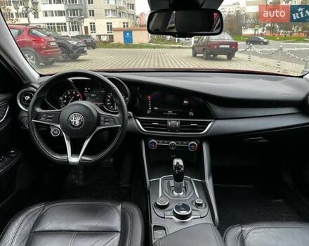 Червоний Альфа Ромео Джулія, об'ємом двигуна 2 л та пробігом 88 тис. км за 18700 $, фото 13 на Automoto.ua