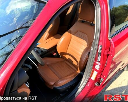 Червоний Альфа Ромео Джулія, об'ємом двигуна 2 л та пробігом 58 тис. км за 26700 $, фото 3 на Automoto.ua